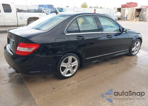 2011 Mercedes-Benz C 300 Luxury/Sport из США, поврежденный, VIN WDDGF5EB1BA508288